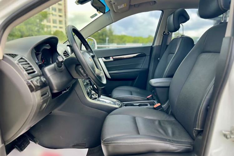 Used Chevrolet Captiva 2015 2.4L 4x4 Flagship Edition 7-Seater Interior 2