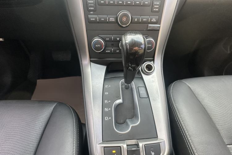 Used Chevrolet Captiva 2015 2.4L 4x4 Flagship Edition 7-Seater Interior 2
