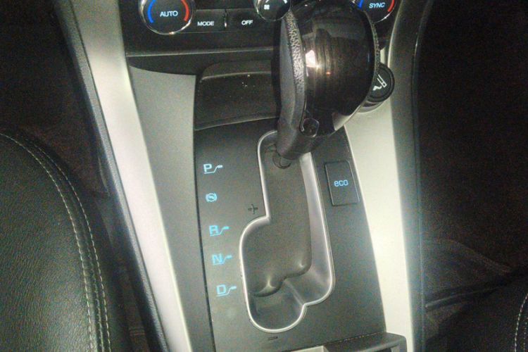 Used Chevrolet Captiva 2015 2.4L 4x4 Flagship Edition 7-Seater Interior 3