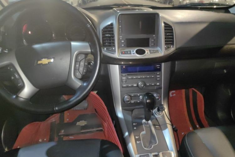 Used Chevrolet Captiva 2015 2.4L 4x4 Flagship Edition 7-Seater Interior 3