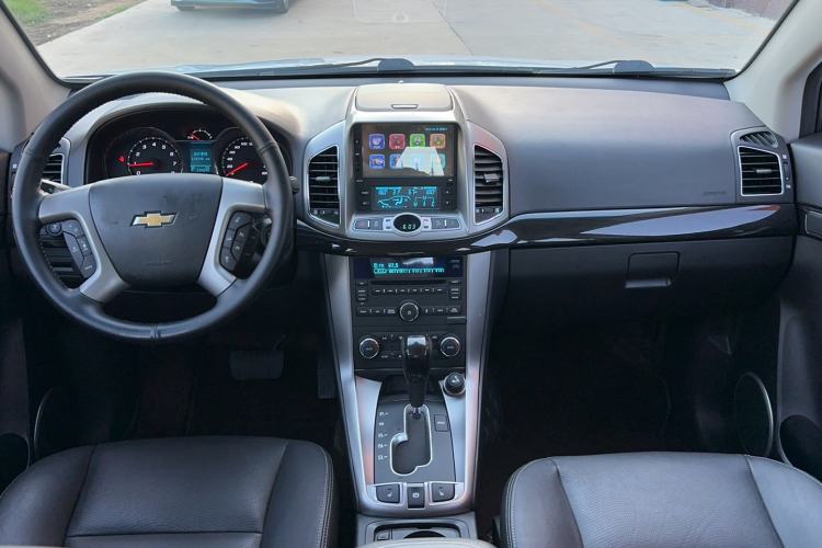 Used Chevrolet Captiva 2015 2.4L 4x4 Flagship Edition 7-Seater Interior 5
