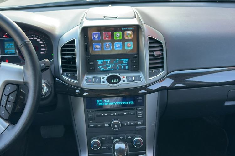 Used Chevrolet Captiva 2015 2.4L 4x4 Flagship Edition 7-Seater Interior 7