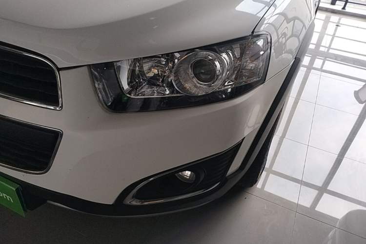 Used Chevrolet Captiva 2015 2.4L Two-Wheel Drive Urban Version 7 Seats Left Front Headlight