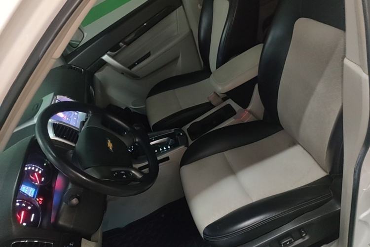 Used Chevrolet Captiva 2015 2.4L Two-Wheel Drive Urban Version 5 Seats Left Front Seat