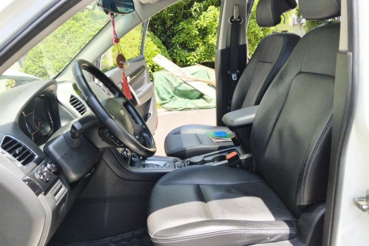 Used Chevrolet Captiva 2015 2.4L 4x4 Flagship Edition 7-Seater Left Front Seat