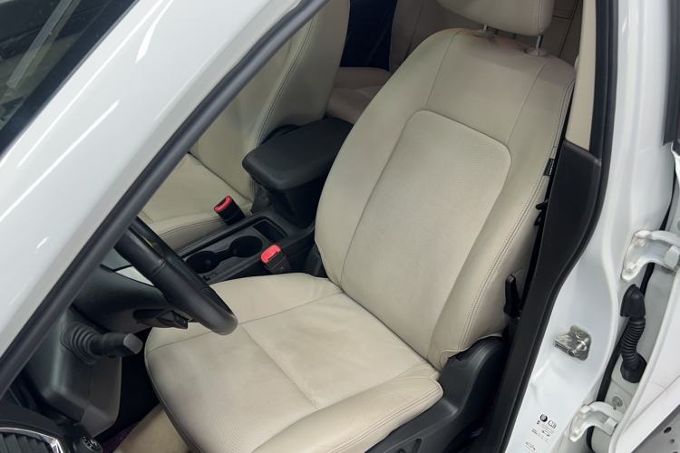 Used Chevrolet Captiva 2015 2.4L 4x4 Flagship Edition 7-Seater Left Front Seat