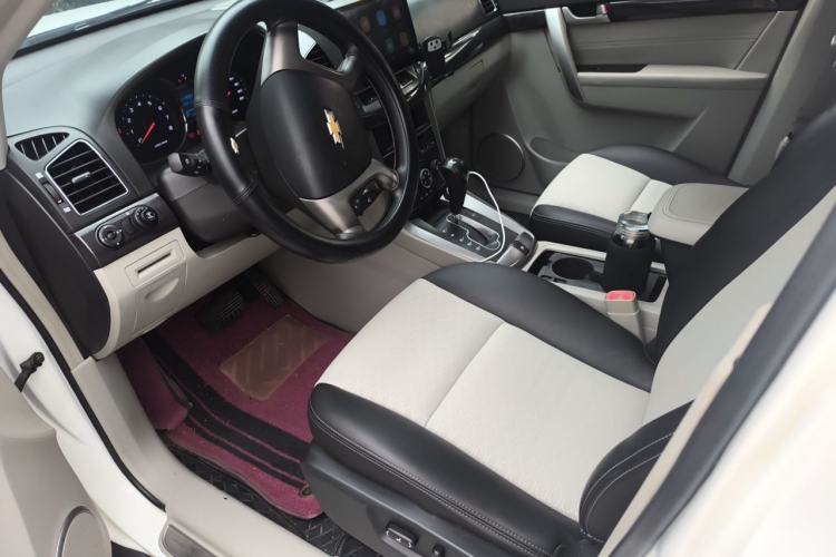 Used Chevrolet Captiva 2015 2.4L Two-Wheel Drive Urban Version 5 Seats Left Front Seat