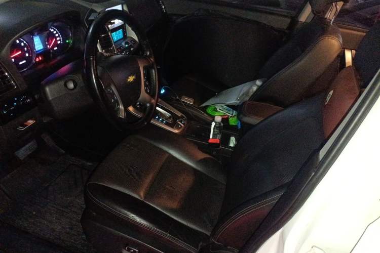 Used Chevrolet Captiva 2015 2.4L 4x4 Flagship Edition 7-Seater Left Front Seat