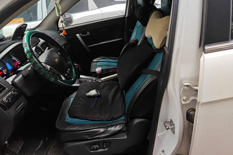 Used Chevrolet Captiva 2015 2.4L Two-Wheel Drive Urban Version 7 Seats Left Front Seat