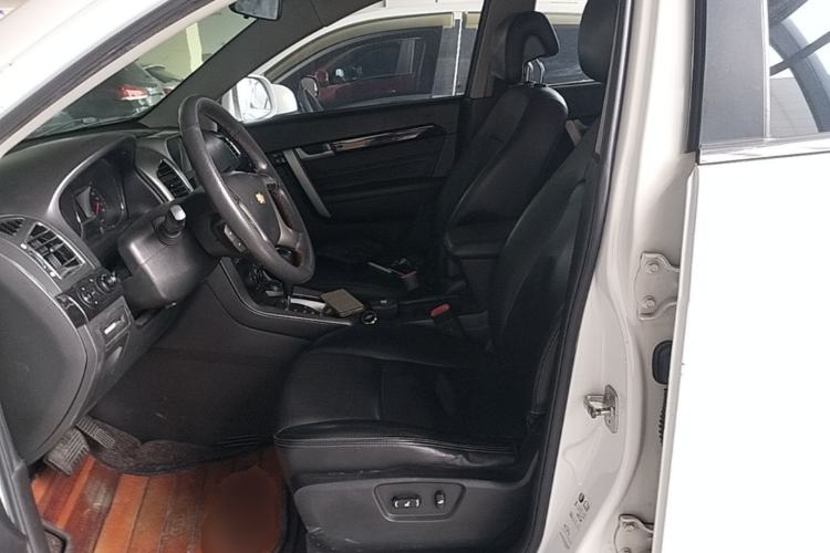 Used Chevrolet Captiva 2015 2.4L Two-Wheel Drive Urban Version 7 Seats Left Front Seat