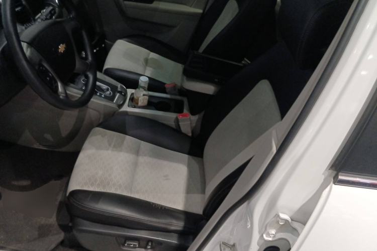 Used Chevrolet Captiva 2015 2.4L Two-Wheel Drive Urban Version 5 Seats Left Front Seat