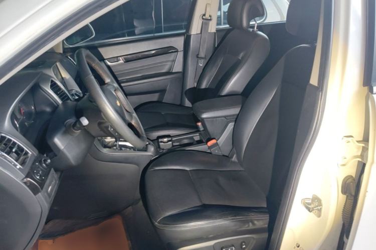 Used Chevrolet Captiva 2015 2.4L Two-Wheel Drive Urban Version 7 Seats Left Front Seat