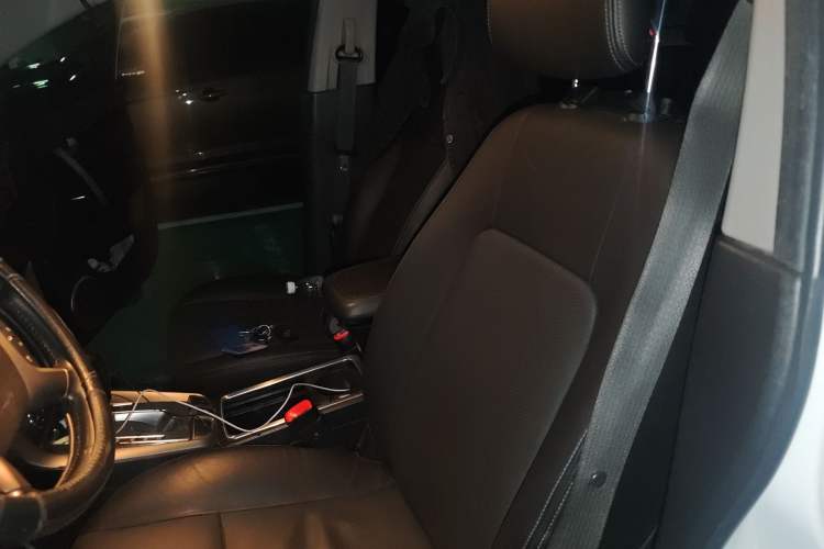 Used Chevrolet Captiva 2015 2.4L 4x4 Flagship Edition 7-Seater Left Front Seat