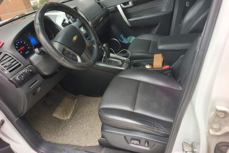 Used Chevrolet Captiva 2015 2.4L Two-Wheel Drive Urban Version 7 Seats Left Front Seat