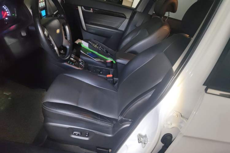 Used Chevrolet Captiva 2015 2.4L 4x4 Flagship Edition 7-Seater Left Front Seat