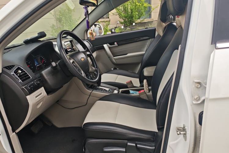 Used Chevrolet Captiva 2015 2.4L Two-Wheel Drive Urban Version 5 Seats Left Front Seat