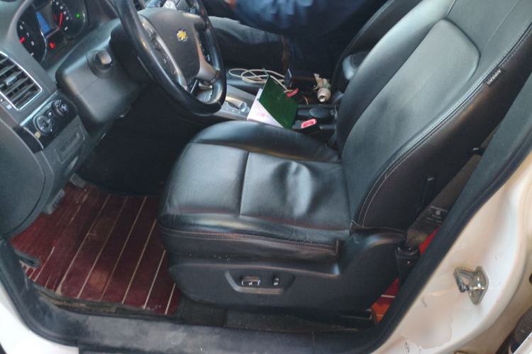 Used Chevrolet Captiva 2015 2.4L 4x4 Flagship Edition 7-Seater Left Front Seat