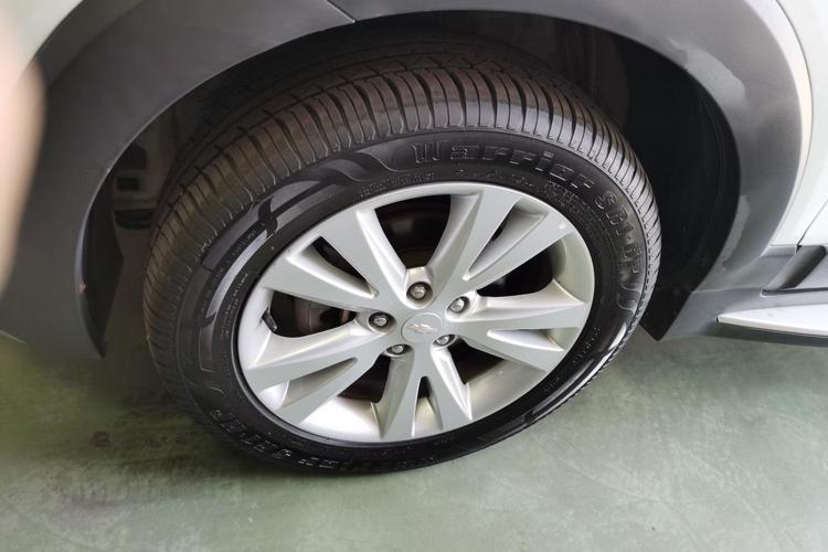 Used Chevrolet Captiva 2015 2.4L 4x4 Flagship Edition 7-Seater Left Front Wheel Hub