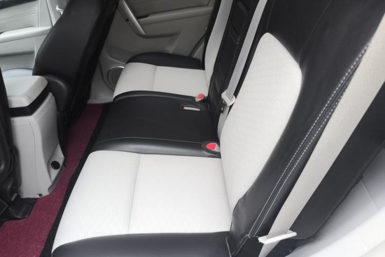 Used Chevrolet Captiva 2015 2.4L Two-Wheel Drive Urban Version 5 Seats Left Rear Seat