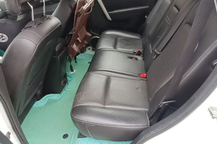 Used Chevrolet Captiva 2015 2.4L Two-Wheel Drive Urban Version 7 Seats Left Rear Seat