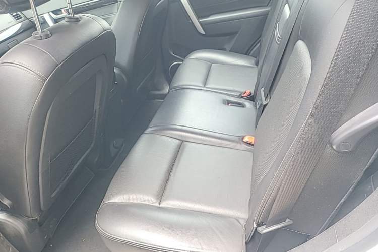Used Chevrolet Captiva 2015 2.4L 4x4 Flagship Edition 7-Seater Left Rear Seat