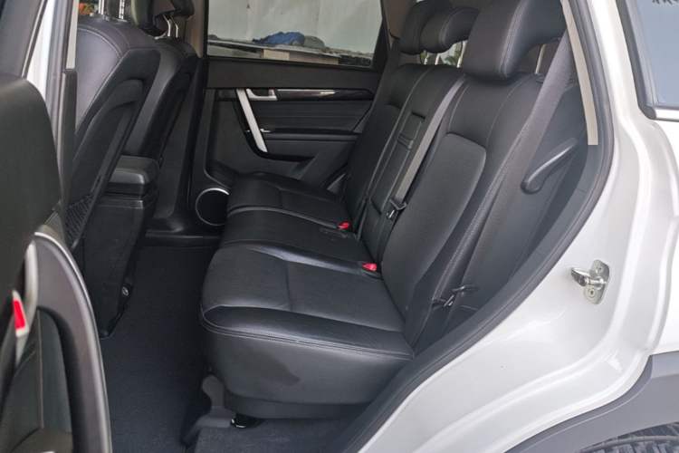 Used Chevrolet Captiva 2015 2.4L 4x4 Flagship Edition 7-Seater Left Rear Seat