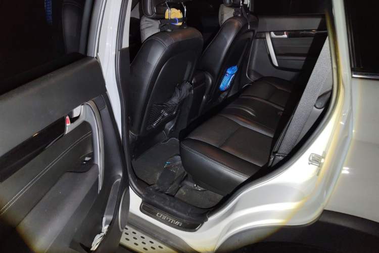 Used Chevrolet Captiva 2015 2.4L 4x4 Flagship Edition 7-Seater Left Rear Seat