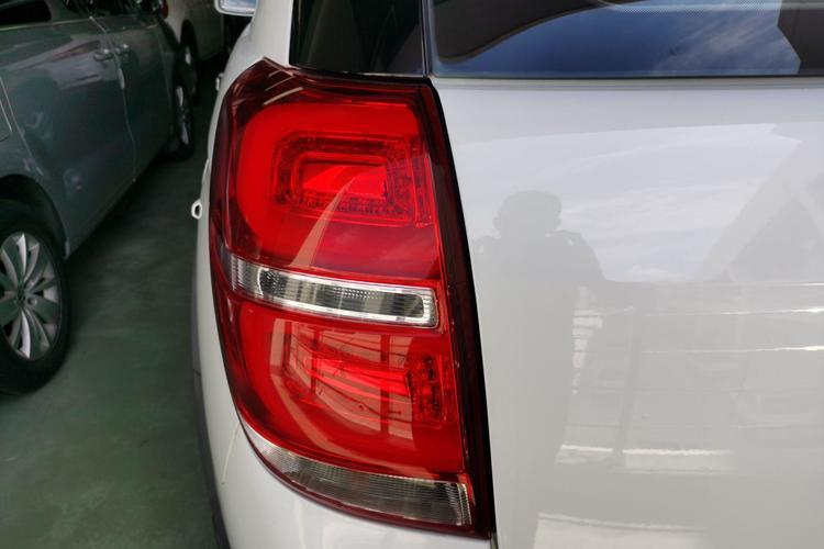 Used Chevrolet Captiva 2015 2.4L 4x4 Flagship Edition 7-Seater Left Rear Taillight