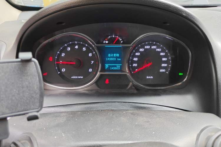 Used Chevrolet Captiva 2015 2.4L 4x4 Flagship Edition 7-Seater Odometer Close Up