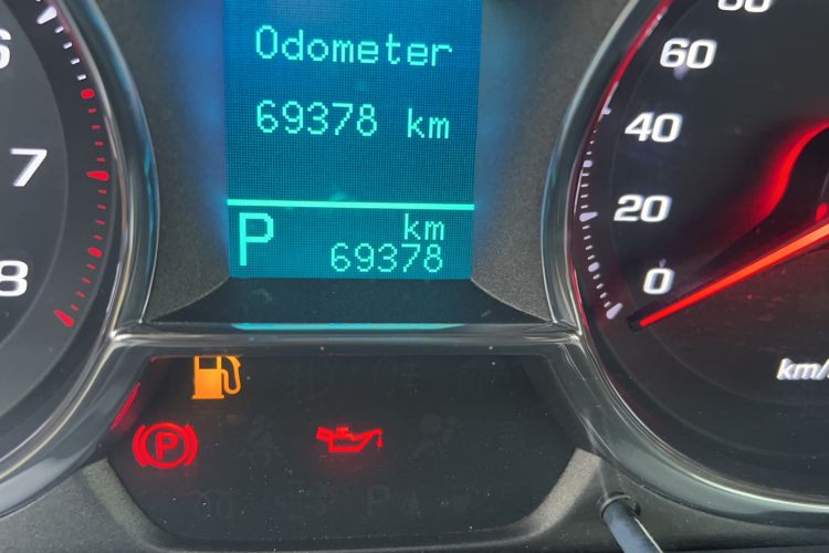 Used Chevrolet Captiva 2015 2.4L Two-Wheel Drive Urban Version 5 Seats Odometer Close Up