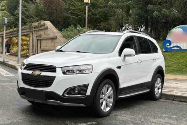 Used Chevrolet Captiva 2015 2.4L 4x4 Flagship Edition 7-Seater