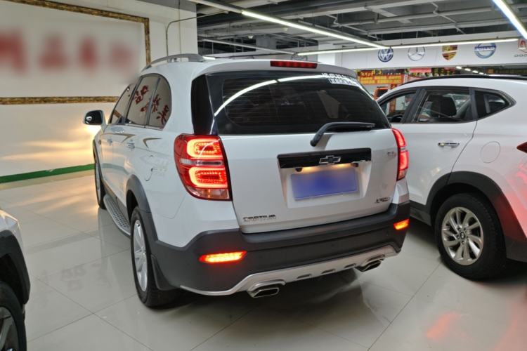 Used Chevrolet Captiva 2015 2.4L 4x4 Flagship Edition 7-Seater Rear Left 45 Deg