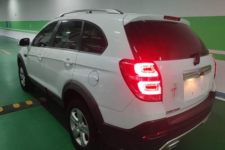Used Chevrolet Captiva 2015 2.4L Two-Wheel Drive Urban Version 5 Seats Rear Left 45 Deg