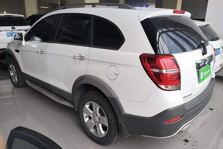 Used Chevrolet Captiva 2015 2.4L Two-Wheel Drive Urban Version 7 Seats Rear Left 45 Deg