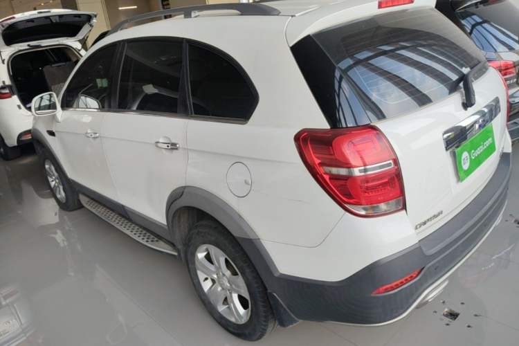Used Chevrolet Captiva 2015 2.4L Two-Wheel Drive Urban Version 7 Seats Rear Left 45 Deg