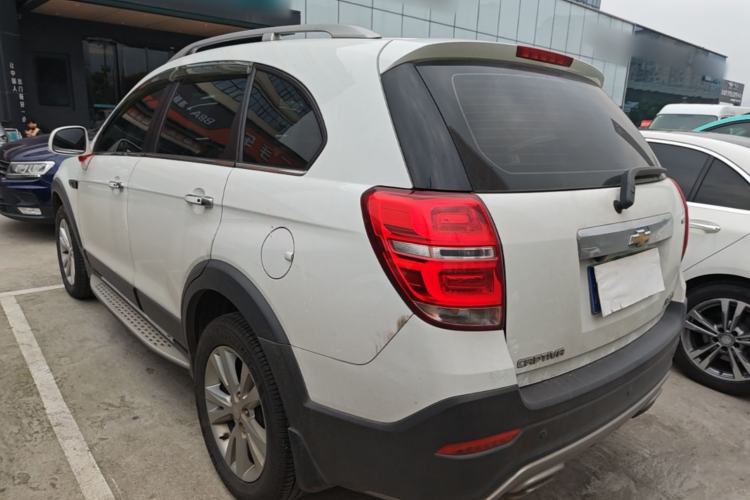 Used Chevrolet Captiva 2015 2.4L 4x4 Flagship Edition 7-Seater Rear Left 45 Deg