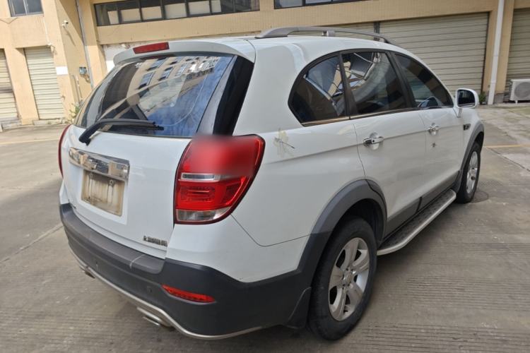 Used Chevrolet Captiva 2015 2.4L Two-Wheel Drive Urban Version 7 Seats Rear Right 45 Deg