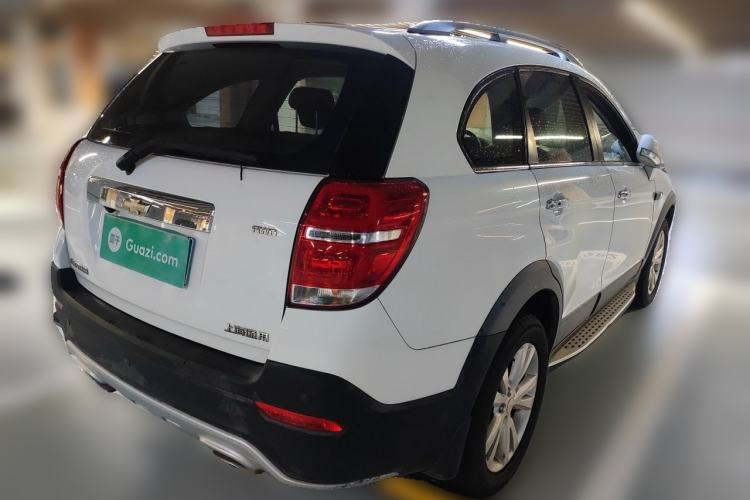 Used Chevrolet Captiva 2015 2.4L 4x4 Flagship Edition 7-Seater Rear Right 45 Deg