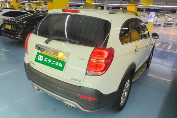 Used Chevrolet Captiva 2015 2.4L 4x4 Flagship Edition 7-Seater Rear Right 45 Deg