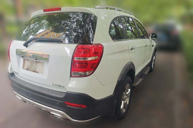 Used Chevrolet Captiva 2015 2.4L Two-Wheel Drive Urban Version 7 Seats Rear Right 45 Deg