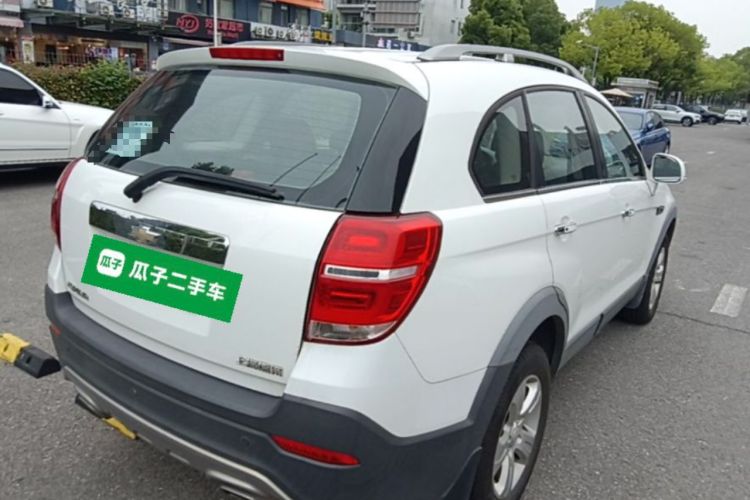 Used Chevrolet Captiva 2015 2.4L Two-Wheel Drive Urban Version 7 Seats Rear Right 45 Deg