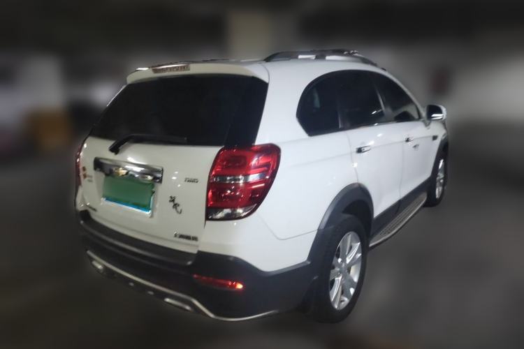 Used Chevrolet Captiva 2015 2.4L 4x4 Flagship Edition 7-Seater Rear Right 45 Deg