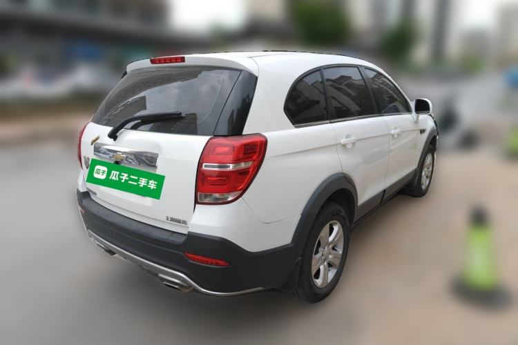 Used Chevrolet Captiva 2015 2.4L Two-Wheel Drive Urban Version 5 Seats Rear Right 45 Deg