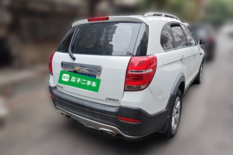Used Chevrolet Captiva 2015 2.4L Two-Wheel Drive Urban Version 7 Seats Rear Right 45 Deg