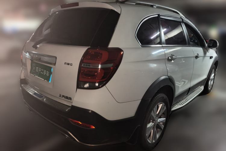 Used Chevrolet Captiva 2015 2.4L 4x4 Flagship Edition 7-Seater Rear Right 45 Deg