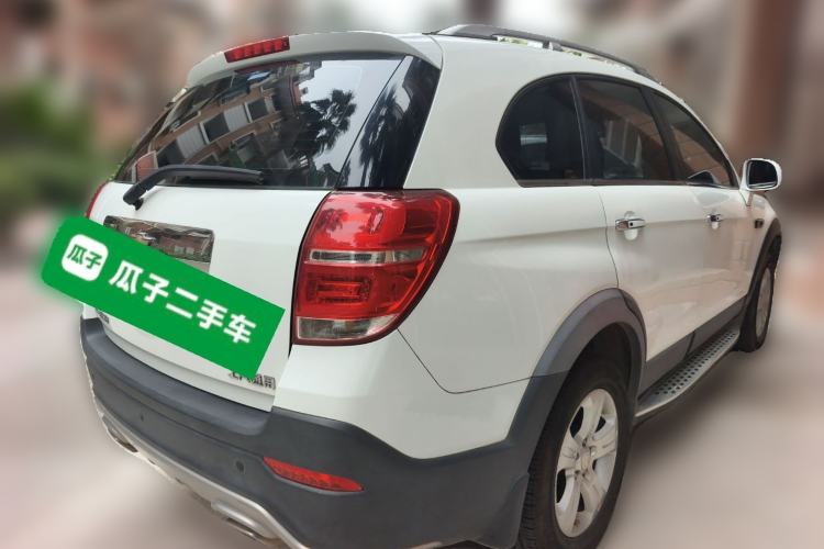 Used Chevrolet Captiva 2015 2.4L Two-Wheel Drive Urban Version 7 Seats Rear Right 45 Deg