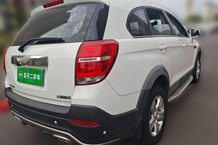 Used Chevrolet Captiva 2015 2.4L Two-Wheel Drive Urban Version 5 Seats Rear Right 45 Deg