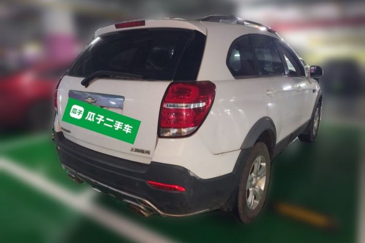 Used Chevrolet Captiva 2015 2.4L Two-Wheel Drive Urban Version 5 Seats Rear Right 45 Deg