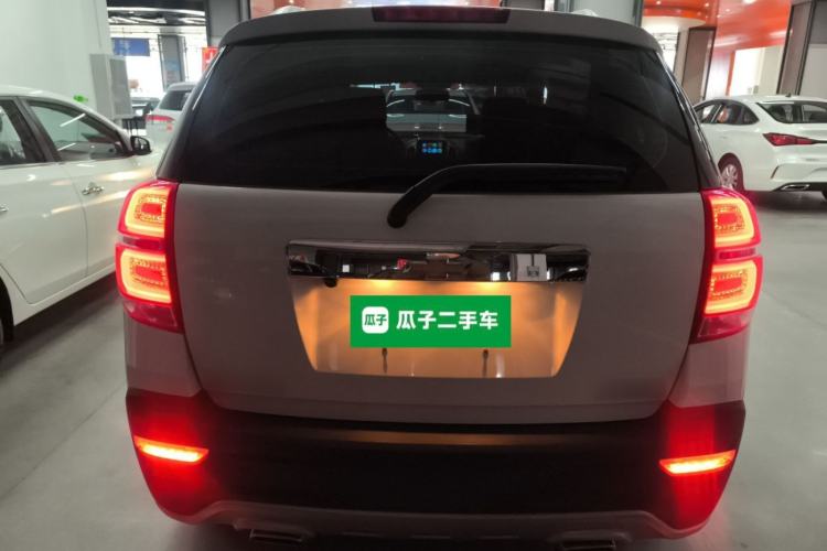 Used Chevrolet Captiva 2015 2.4L Two-Wheel Drive Urban Version 7 Seats Rear