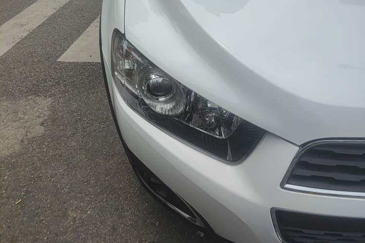 Used Chevrolet Captiva 2015 2.4L 4x4 Flagship Edition 7-Seater Right Front Headlight